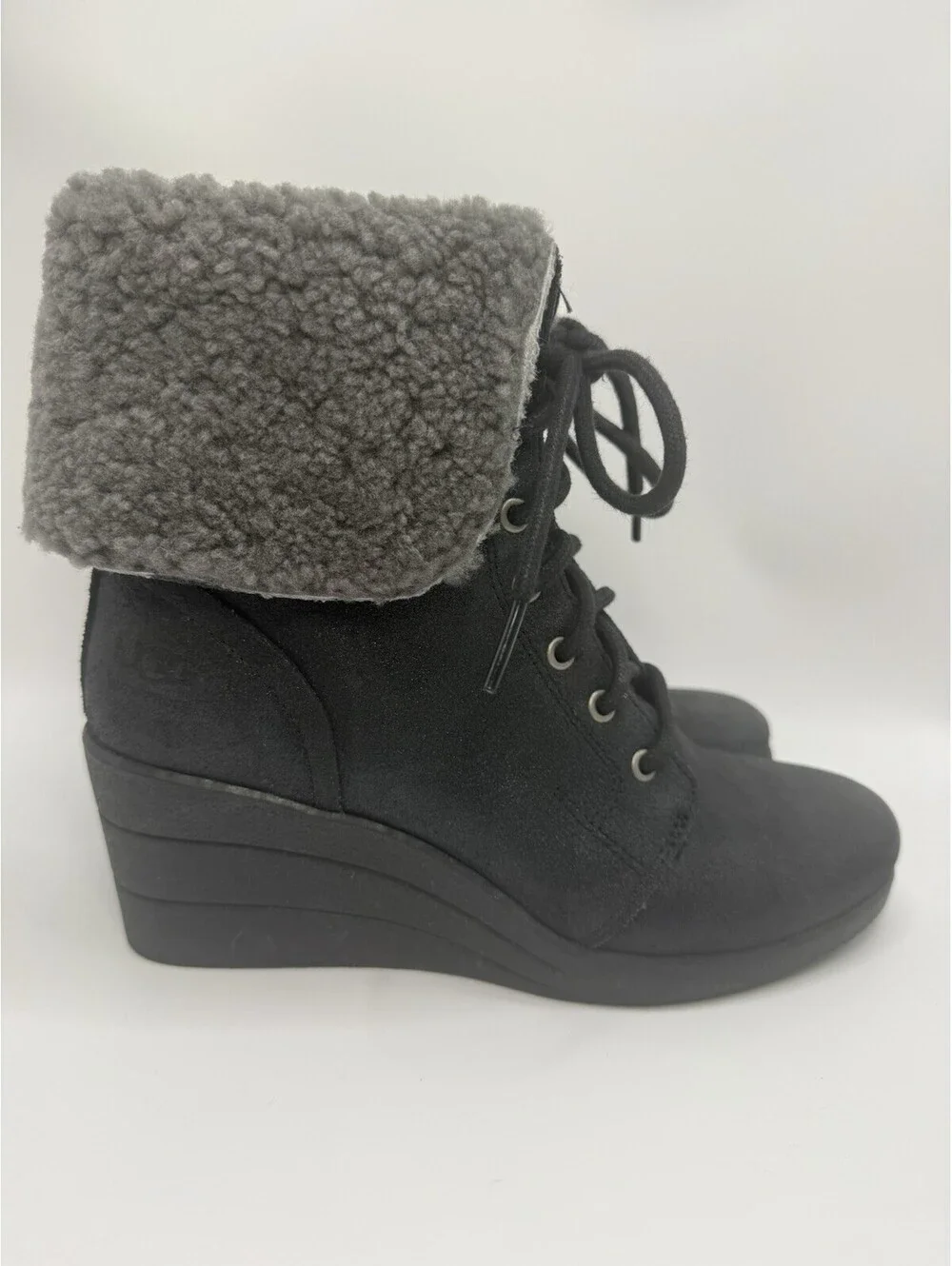 UGG Zea Black Leather Suede Shearling Lined Lace Up Wedge Combat Boots Sz 6 NWOB